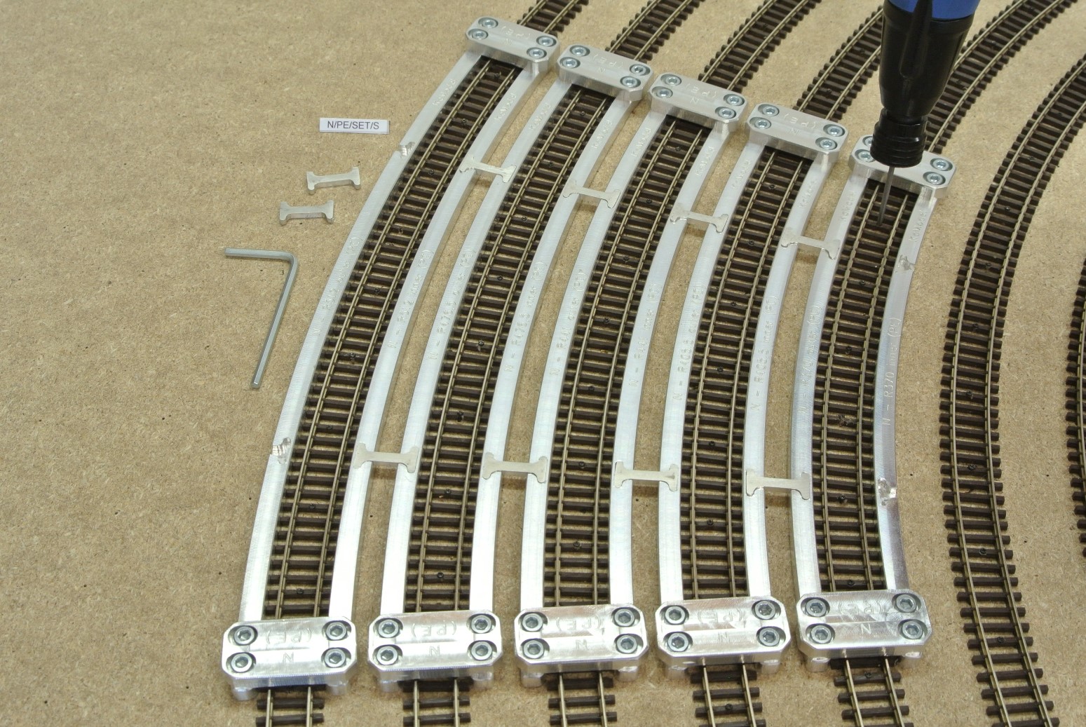 N/PE/SET/S, Arched Track Laying Templates for Flex Track N PECO